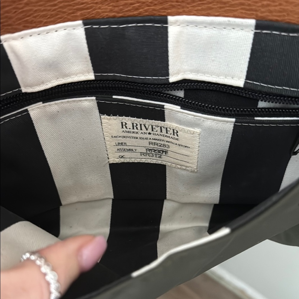R. Riveter Green Patton Nylon Crossbody Bag - Picture 10 of 14